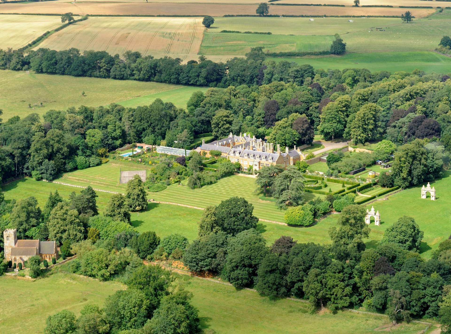 Holdenby Aerial 2 Banner